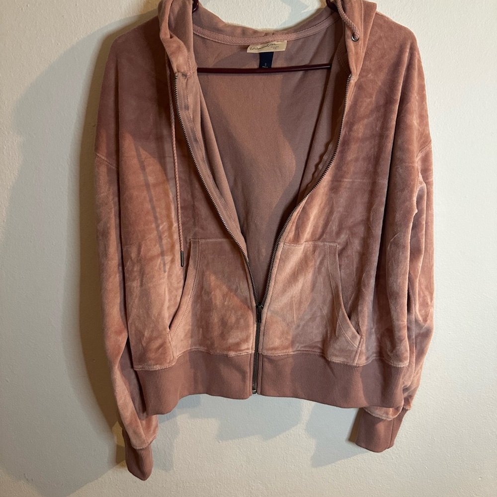 NWOT!! Universal Thread! Pink Zip-Up Hoodie size small